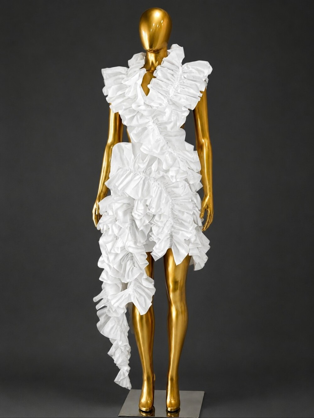 💋WHITE RUFFLLED BACKLESS DRESS!! - Picture 6 of 11